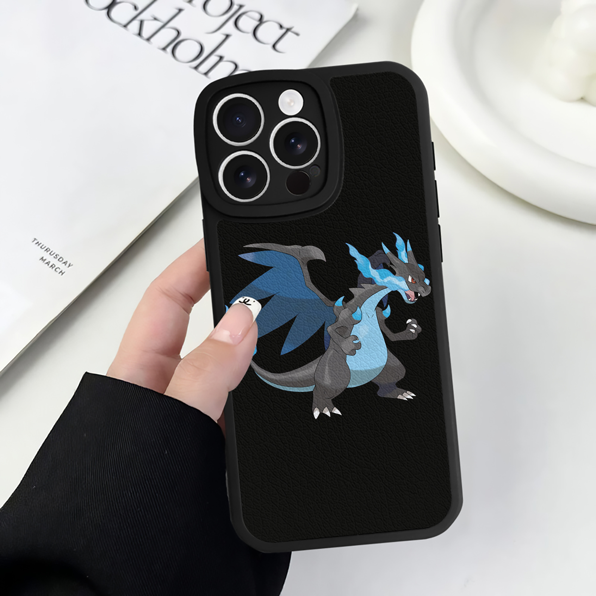 （画像用） ポケットモンスター Pokémon 【iPhone 16シリーズ対応】シリコンスマホケース（レザー調） 材質：シリコン